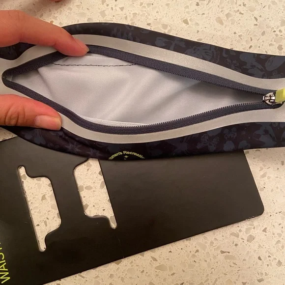 Nike running waist pack NWT - Picture 4 of 6